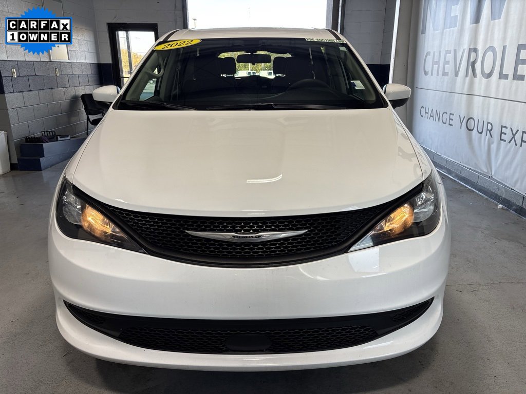 Used 2022 Chrysler Voyager LX image 35