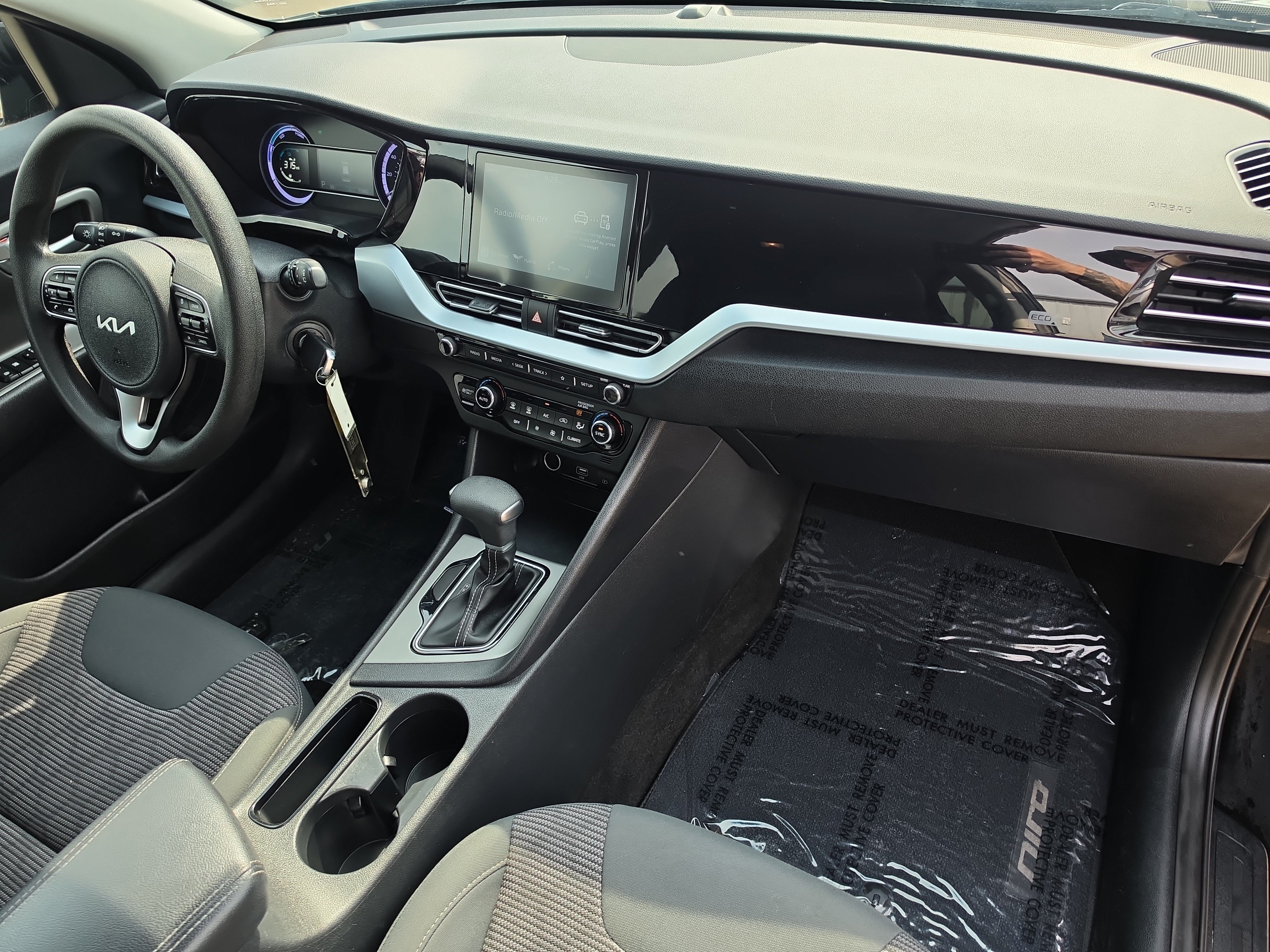 Certified 2022 Kia Niro LX FWD image 11