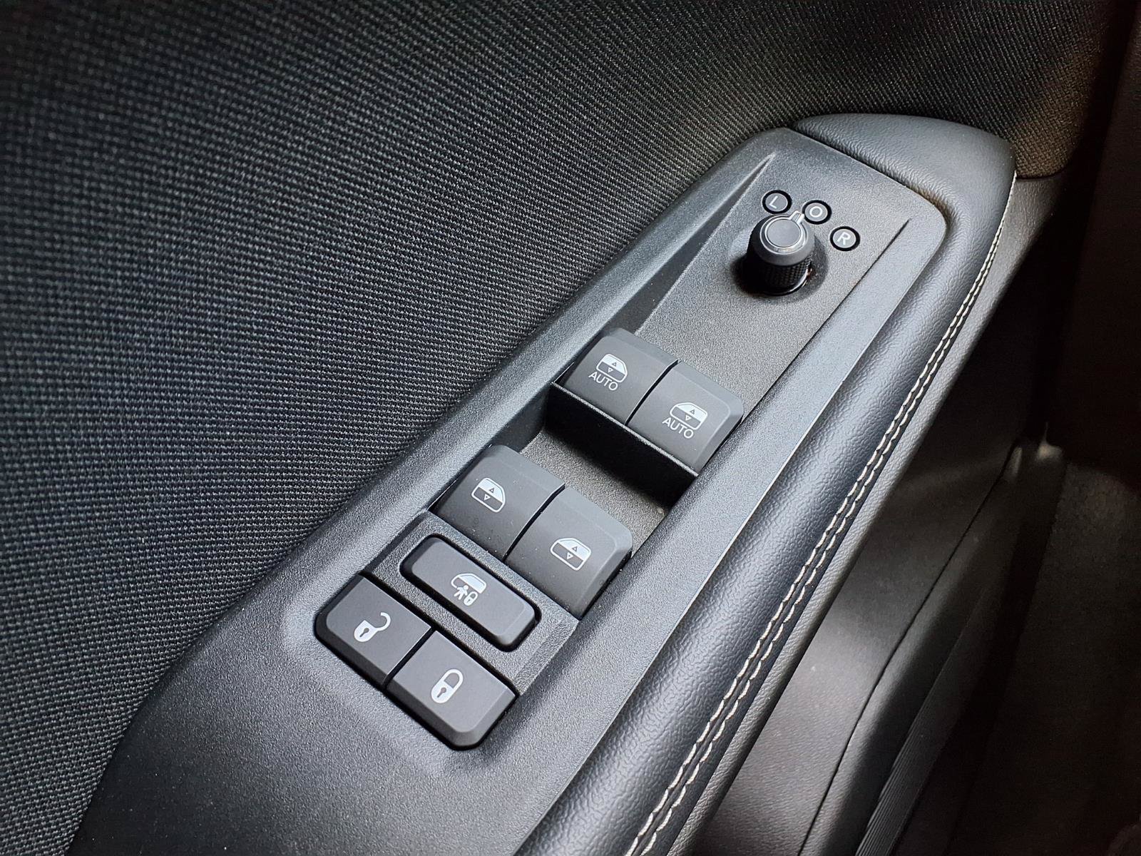 Used 2026 Jeep Cherokee Laredo AWD/4WD image 24