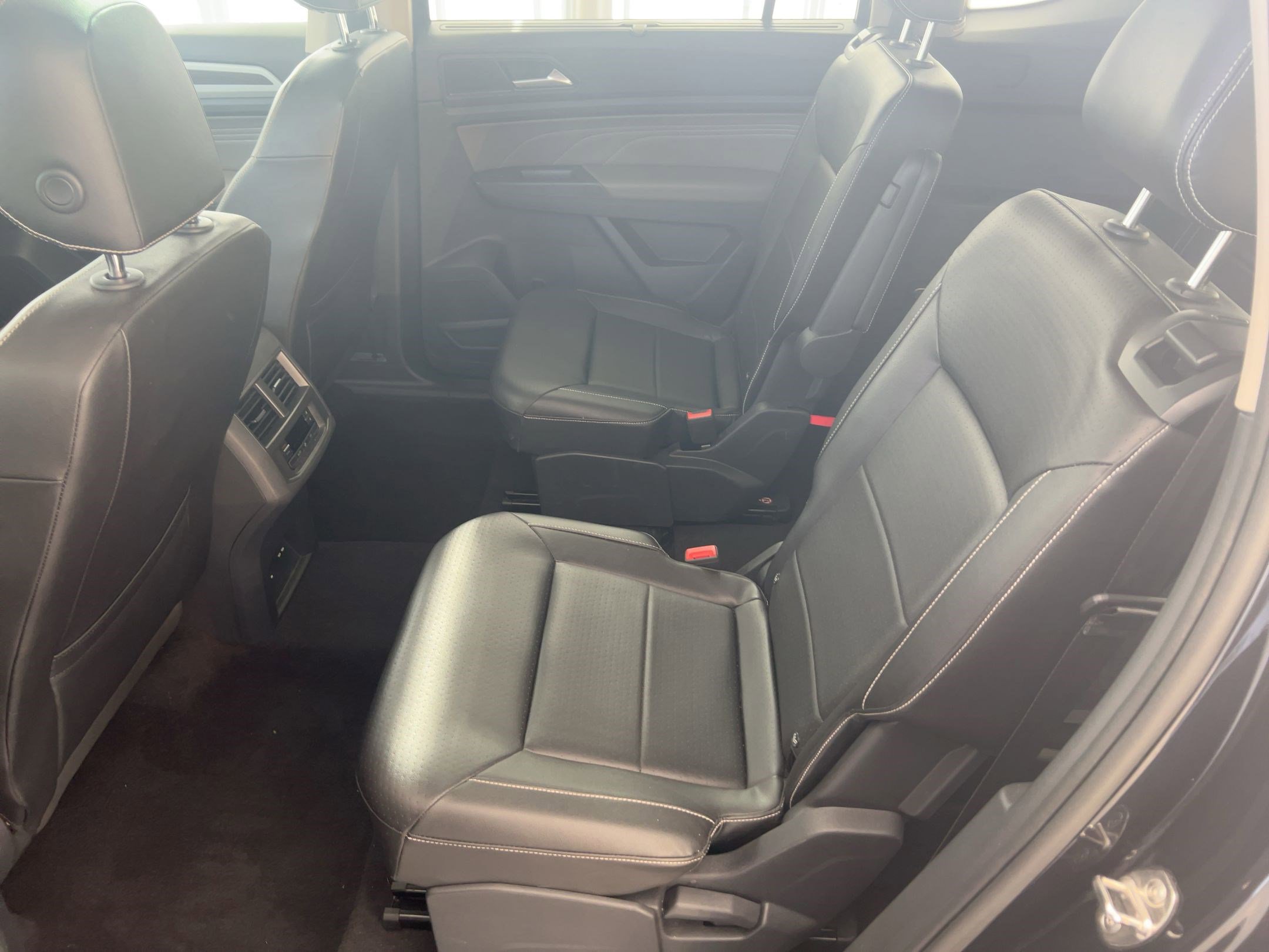 Used 2021 Volkswagen Atlas SE image 15