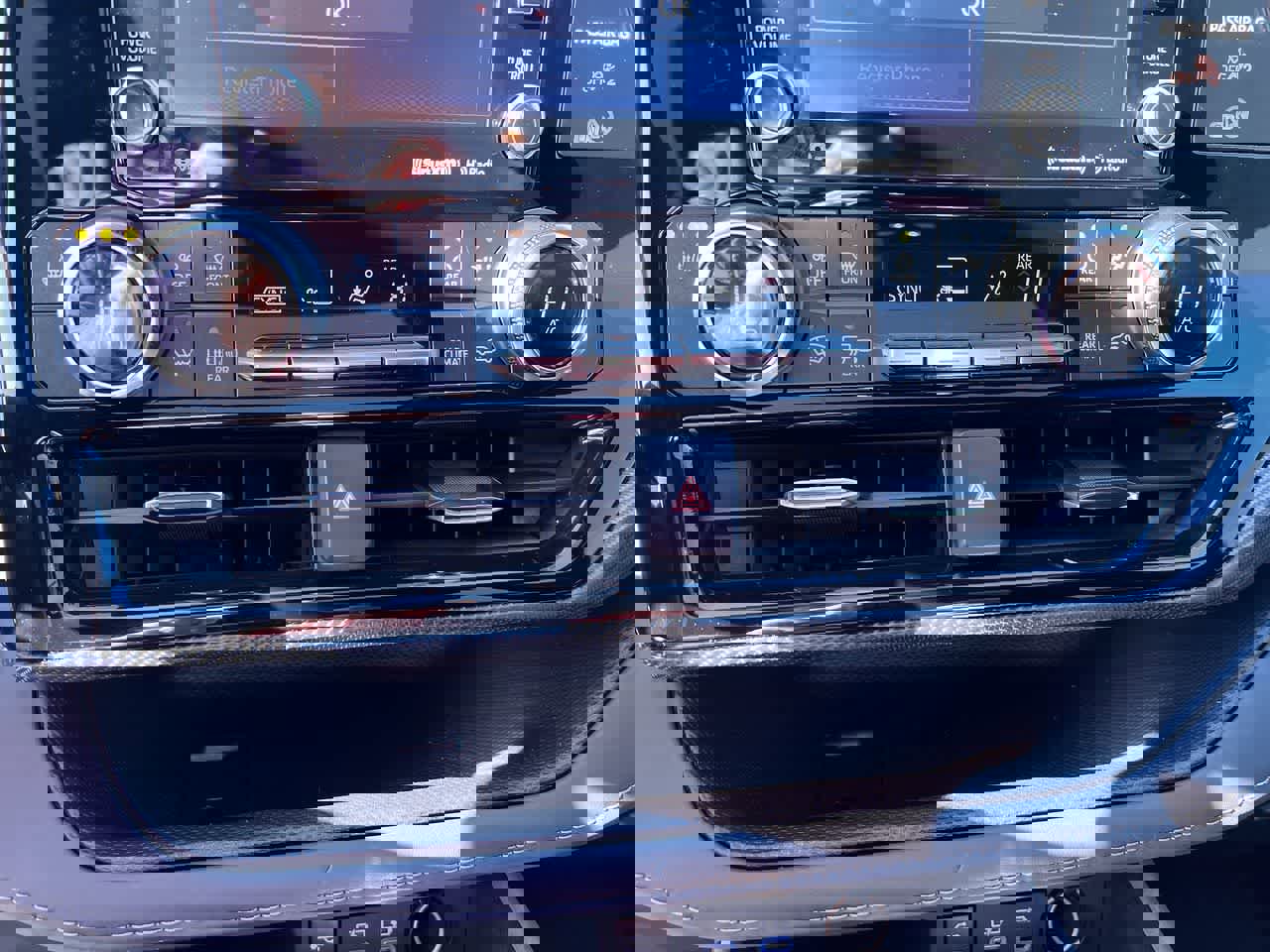 Used 2022 Toyota Highlander XSE image 19