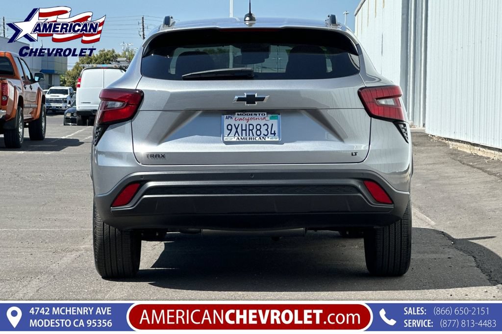 New 2026 Chevrolet Trax LT w/ Driver Confidence Package FWD image 5