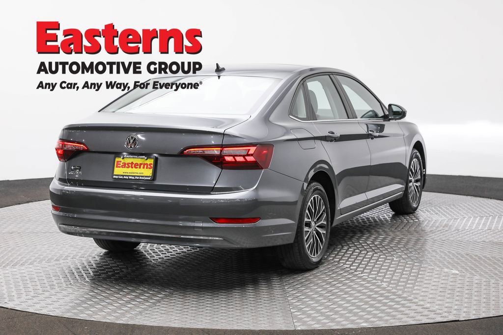Used 2021 Volkswagen Jetta SE w/ SE Cold Weather Package image 5