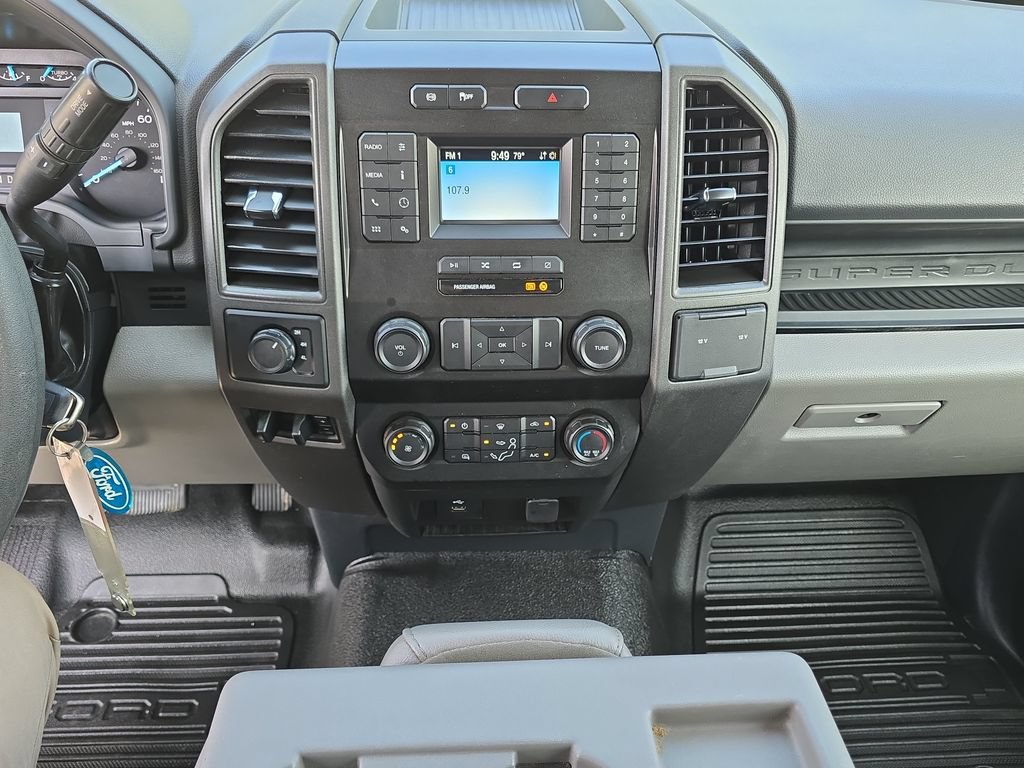 Used 2022 Ford F550 4x4 Regular Cab Super Duty w/ Power Equipment Group image 19