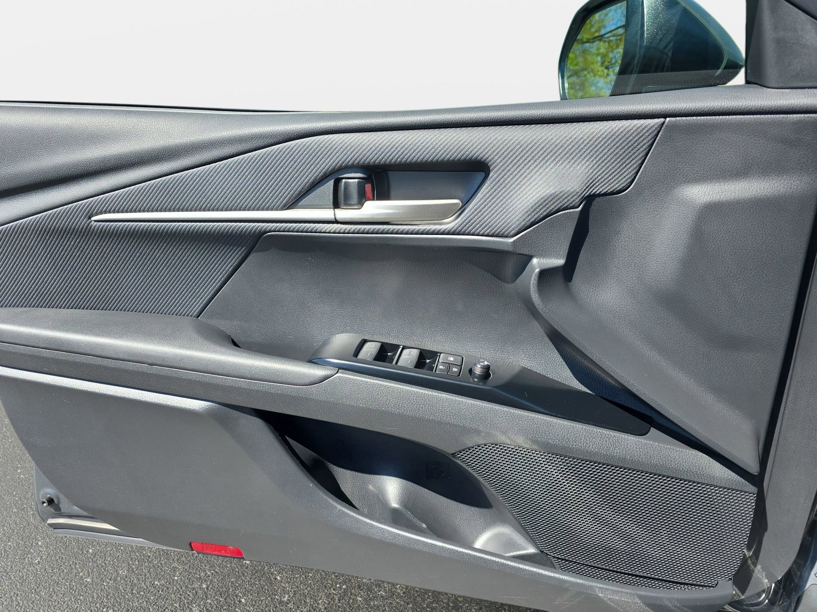 Used 2025 Toyota Camry SE image 22