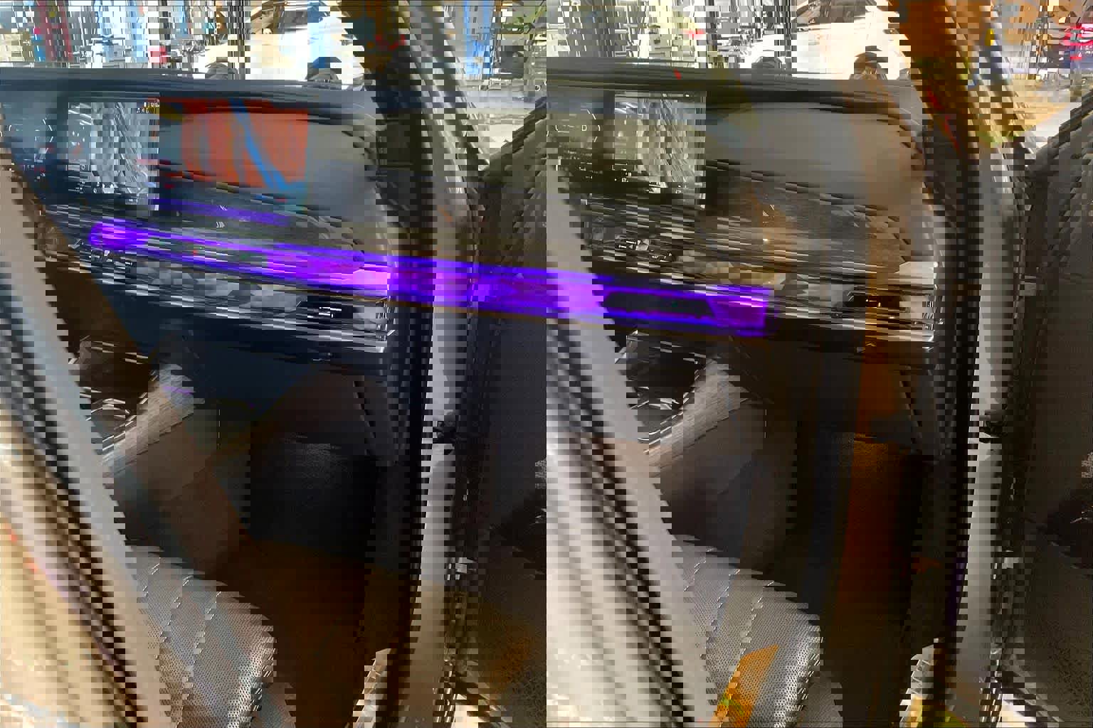 Certified 2024 BMW 760i xDrive AWD/4WD image 17