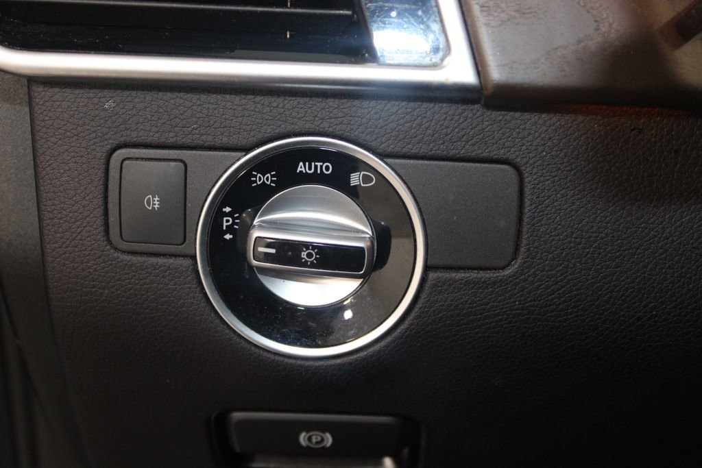 Used 2018 Mercedes-Benz GLS 450 4MATIC image 43