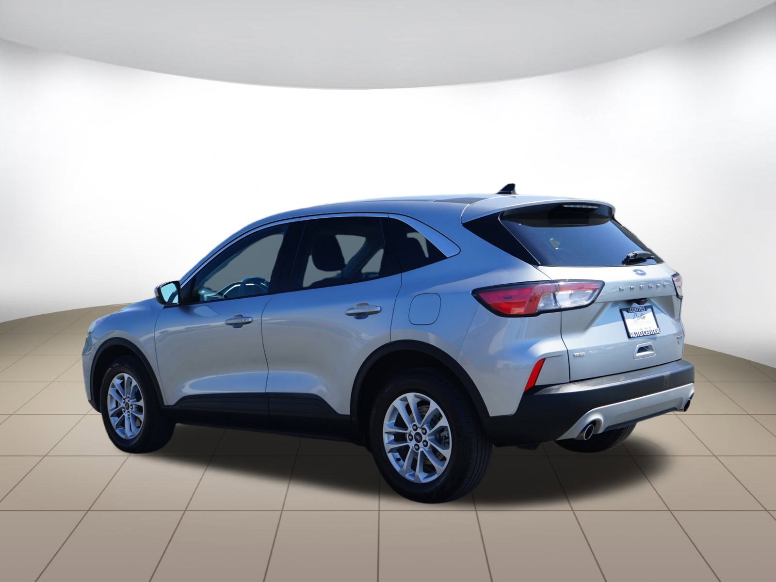 Used 2021 Ford Escape SE image 5