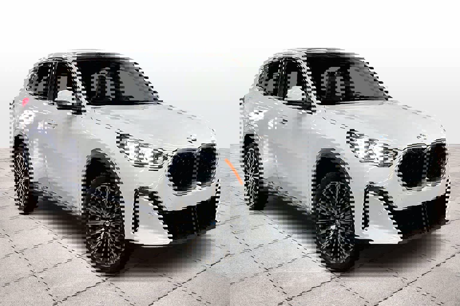 Used 2025 BMW X2 xDrive28i w/ Technology Package image 2