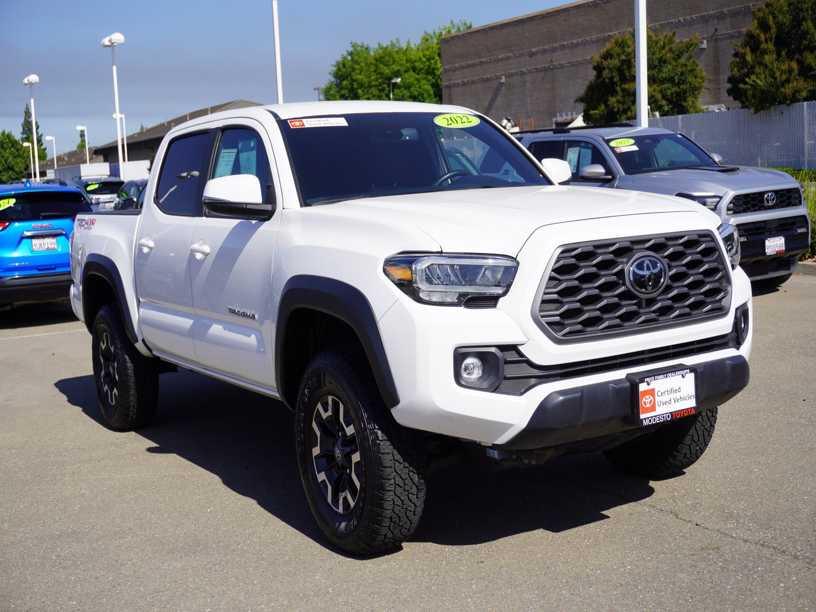 Used 2022 Toyota Tacoma TRD Off-Road w/ Technology Package AWD/4WD image 1