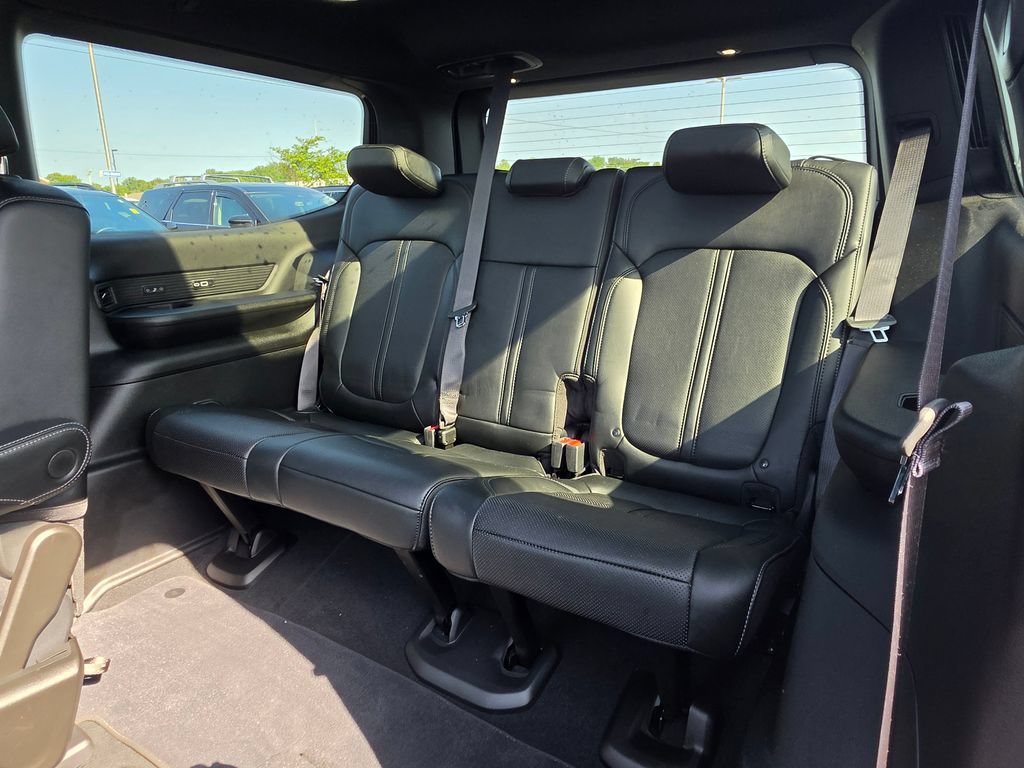 Used 2025 Jeep Wagoneer Series III w/ Premium Group I AWD/4WD image 36