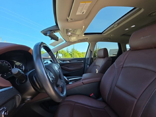 Used 2021 Buick Enclave Avenir w/ Avenir Technology Package FWD image 7