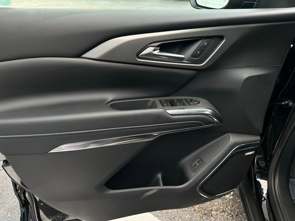 New 2026 Chevrolet Traverse LT w/ Enhanced Driving Package FWD image 12