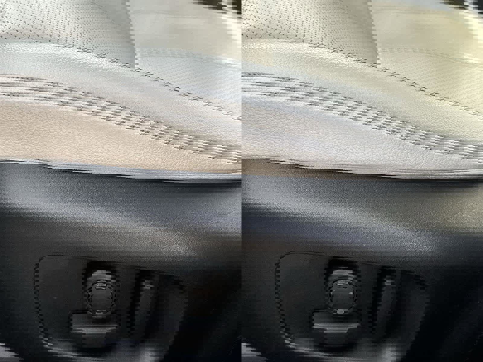 Used 2020 Land Rover Range Rover Velar S image 14