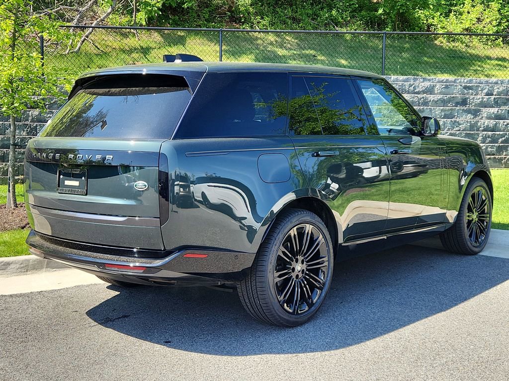 Used 2023 Land Rover Range Rover SE AWD/4WD image 2
