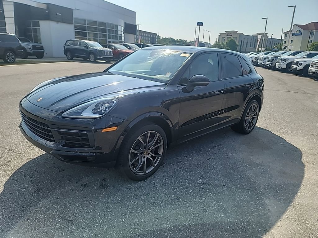 Used 2022 Porsche Cayenne AWD/4WD image 3