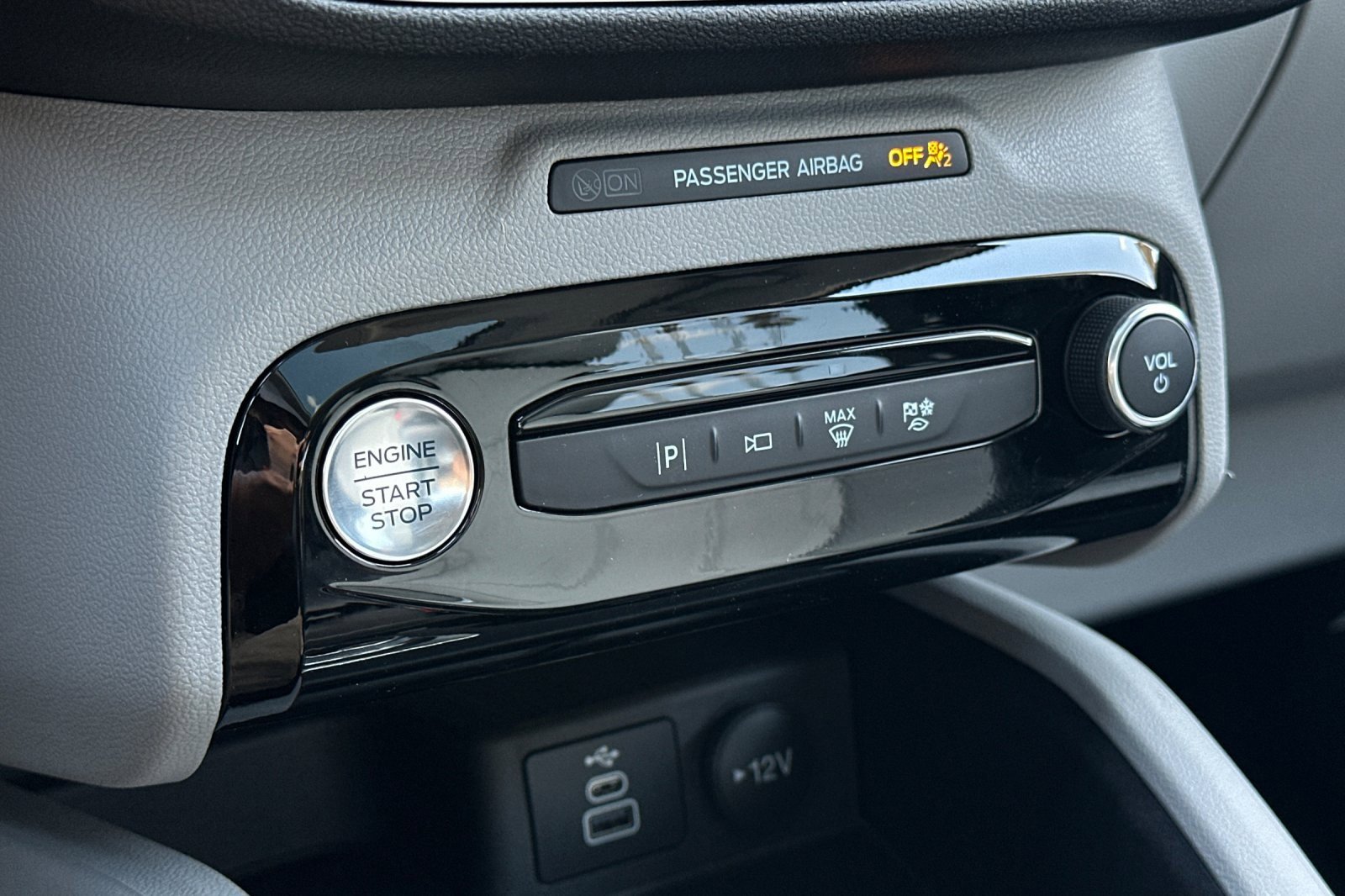 New 2025 Ford Escape Platinum w/ Premium Technology Package image 20