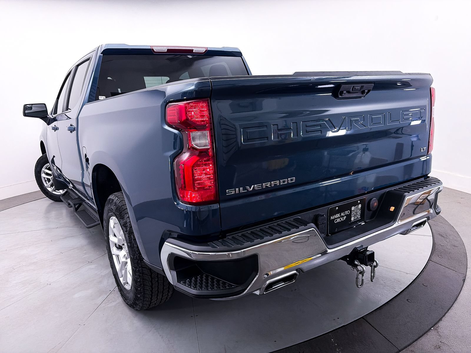 Used 2024 Chevrolet Silverado 1500 LT AWD/4WD image 5