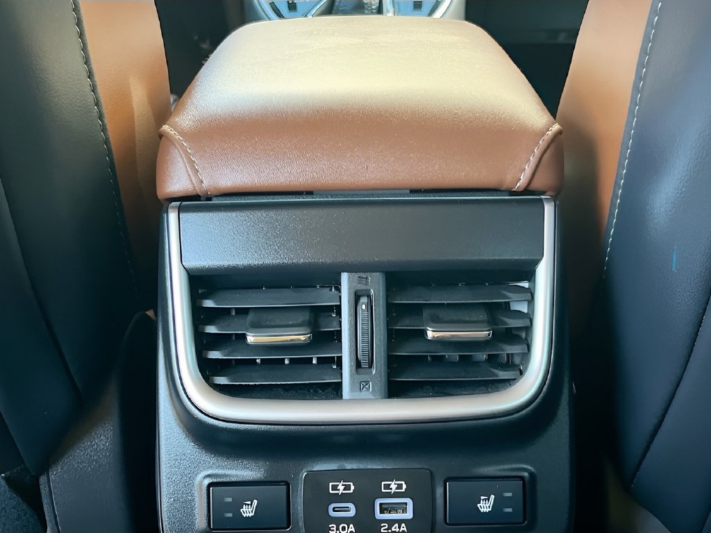 Used 2025 Subaru Outback Touring XT AWD/4WD image 27