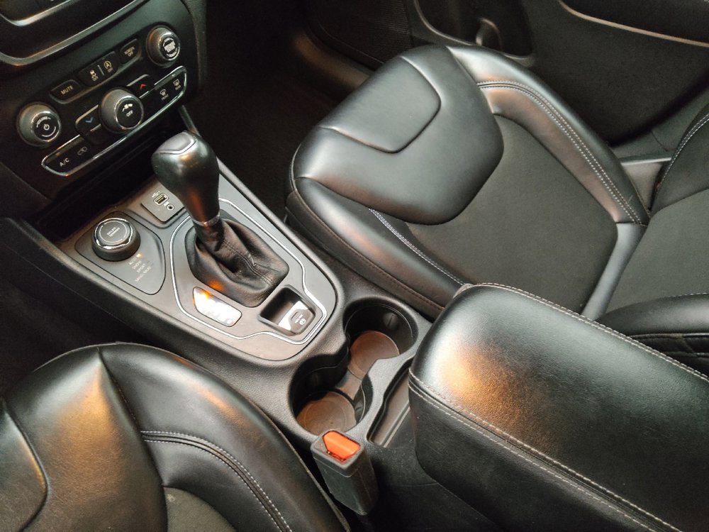 Used 2020 Jeep Cherokee Latitude Plus w/ Cold Weather Group image 26