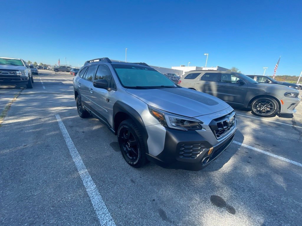 Used 2025 Subaru Outback Wilderness AWD/4WD image 7