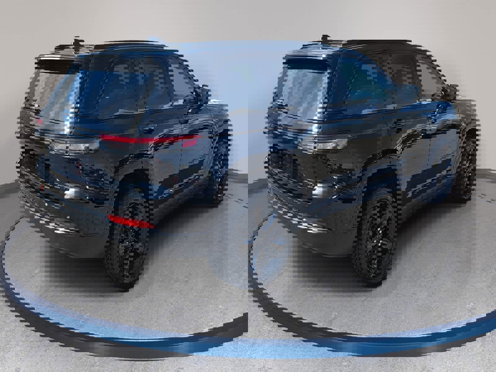 Used 2023 Jeep Grand Cherokee Limited w/ Black Appearance Package image 5