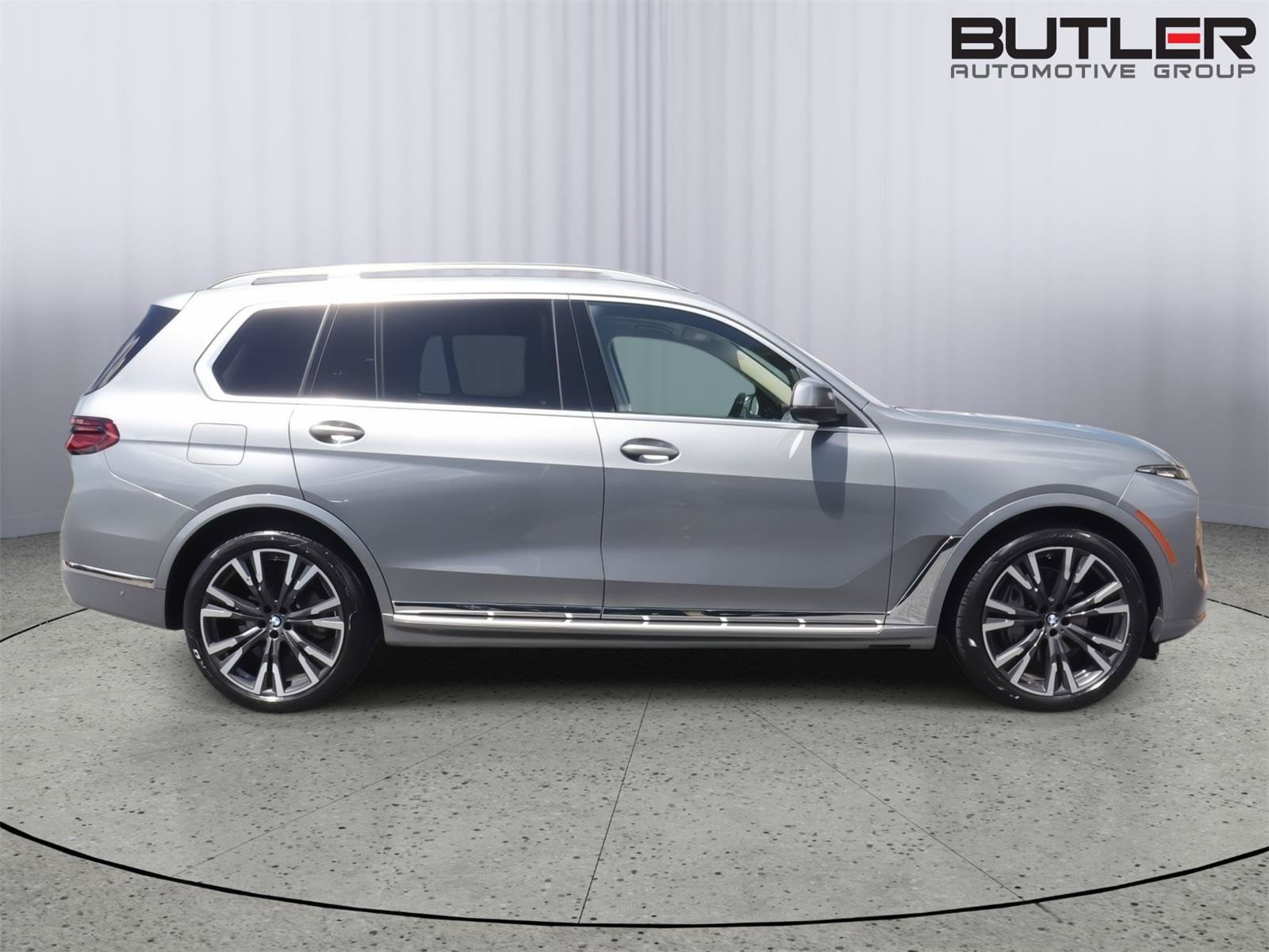 Used 2025 BMW X7 xDrive40i w/ Premium Package AWD/4WD image 7