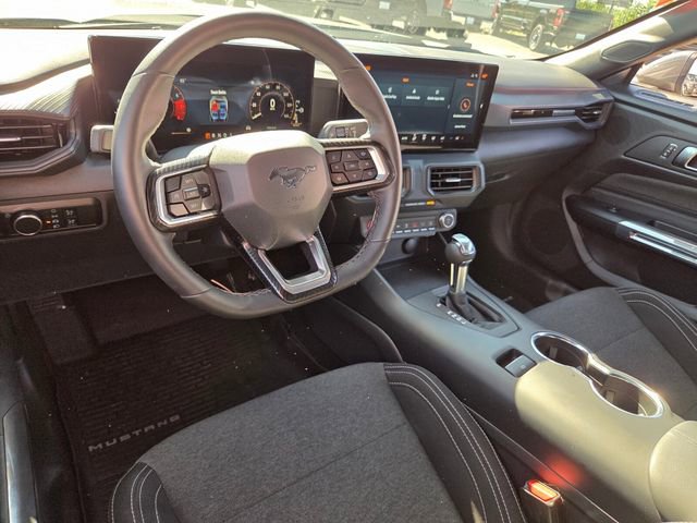 Used 2025 Ford Mustang Coupe RWD image 6