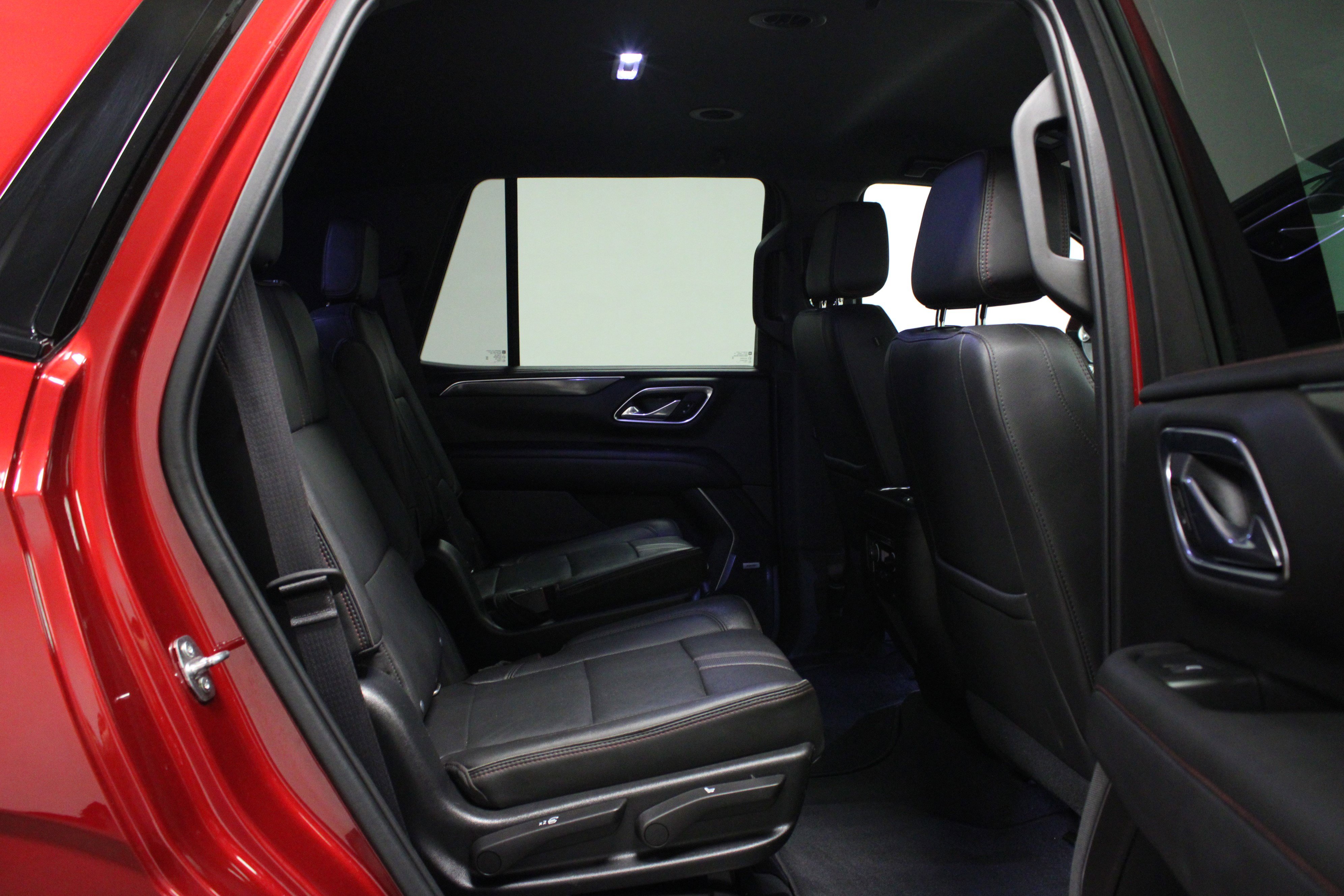 Used 2021 Chevrolet Tahoe RST w/ Luxury Package image 16