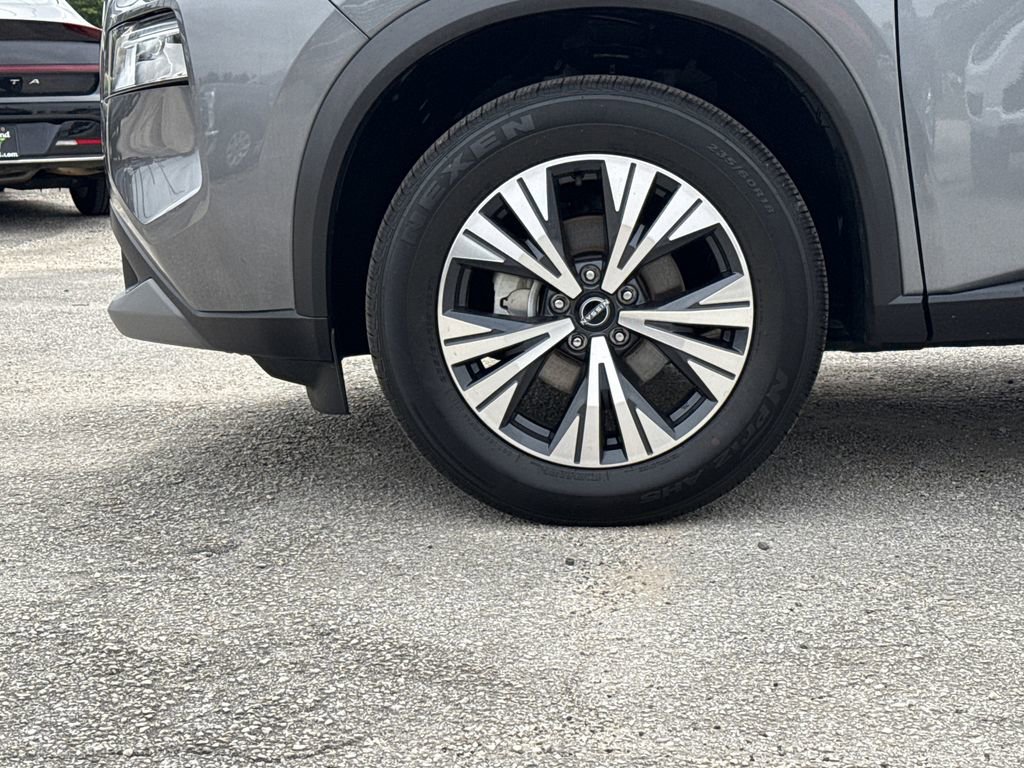 Used 2023 Nissan Rogue SV FWD image 9