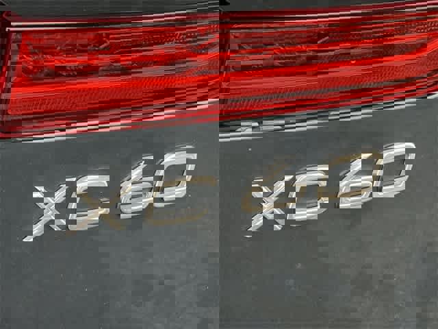 Used 2023 Volvo XC60 T8 Ultimate w/ Climate Package image 30