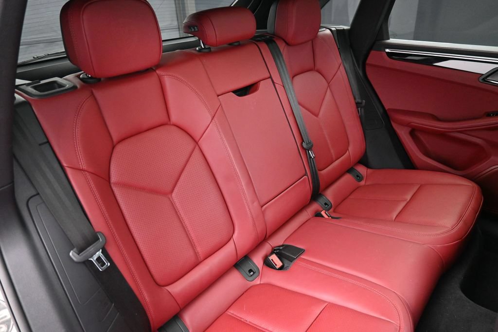 Certified 2024 Porsche Macan S AWD/4WD image 28