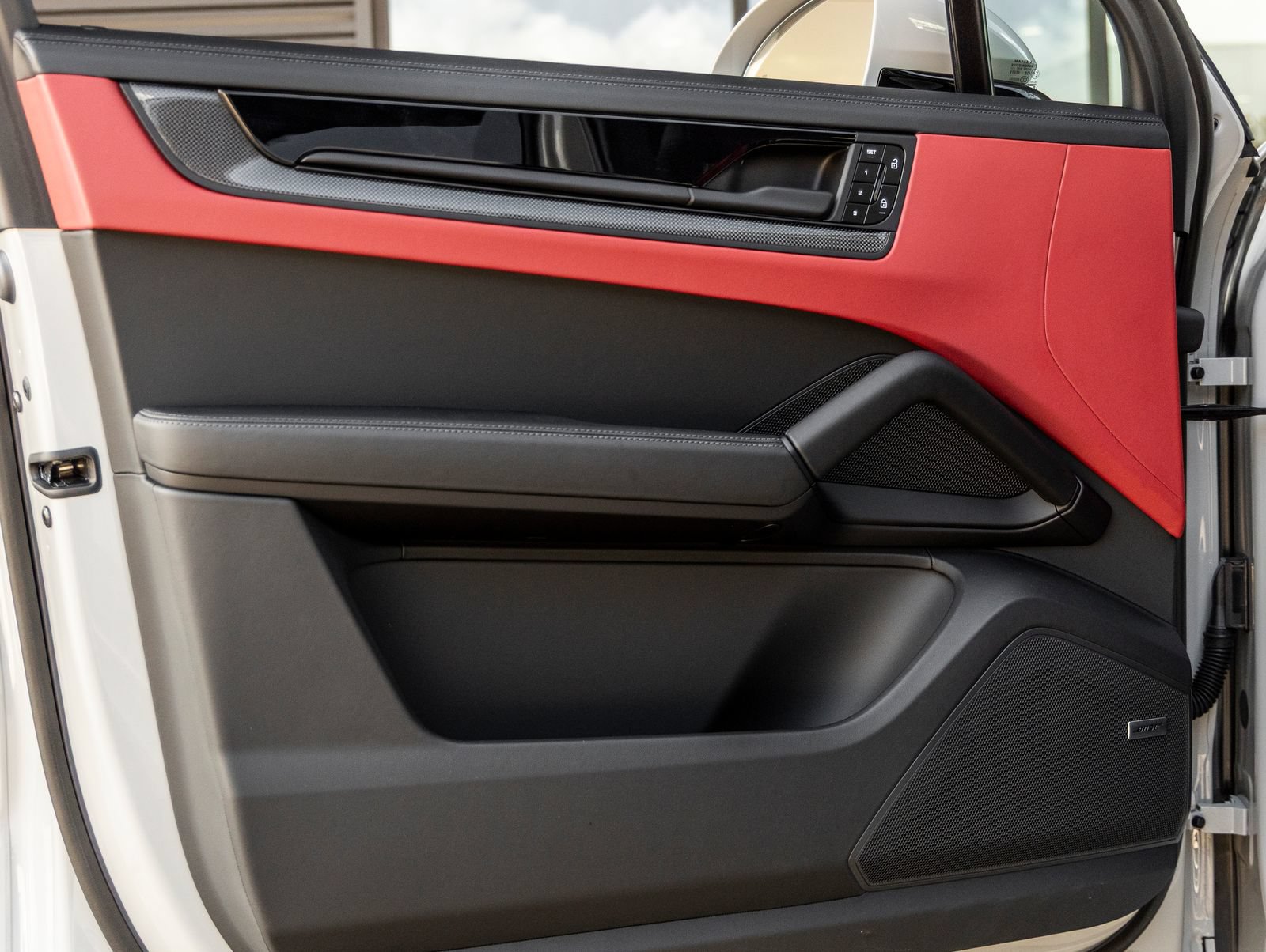 Certified 2025 Porsche Cayenne GTS AWD/4WD image 19