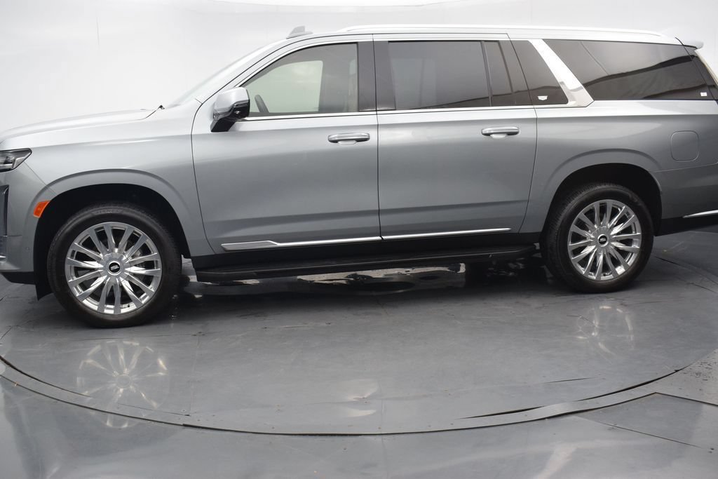 Certified 2024 Cadillac Escalade ESV Premium Luxury AWD/4WD image 2