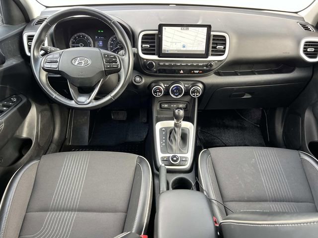Used 2022 Hyundai Venue Limited image 13