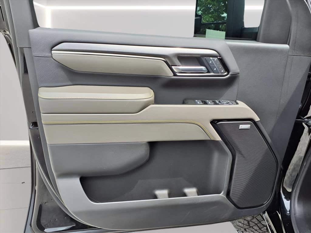 Used 2025 Chevrolet Silverado 2500 ZR2 AWD/4WD image 19