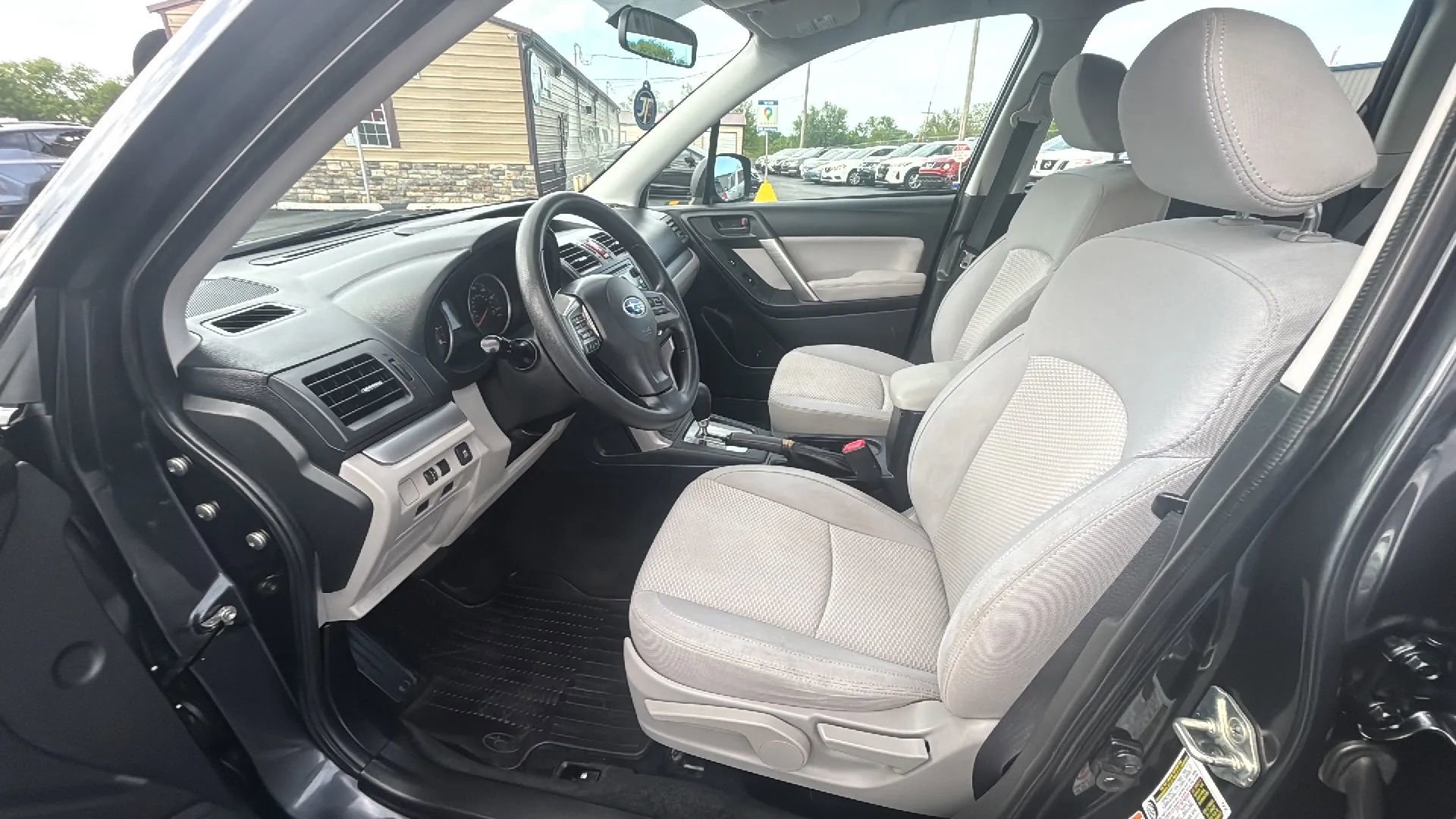Used 2015 Subaru Forester 2.5i w/ Alloy Wheel Package image 18