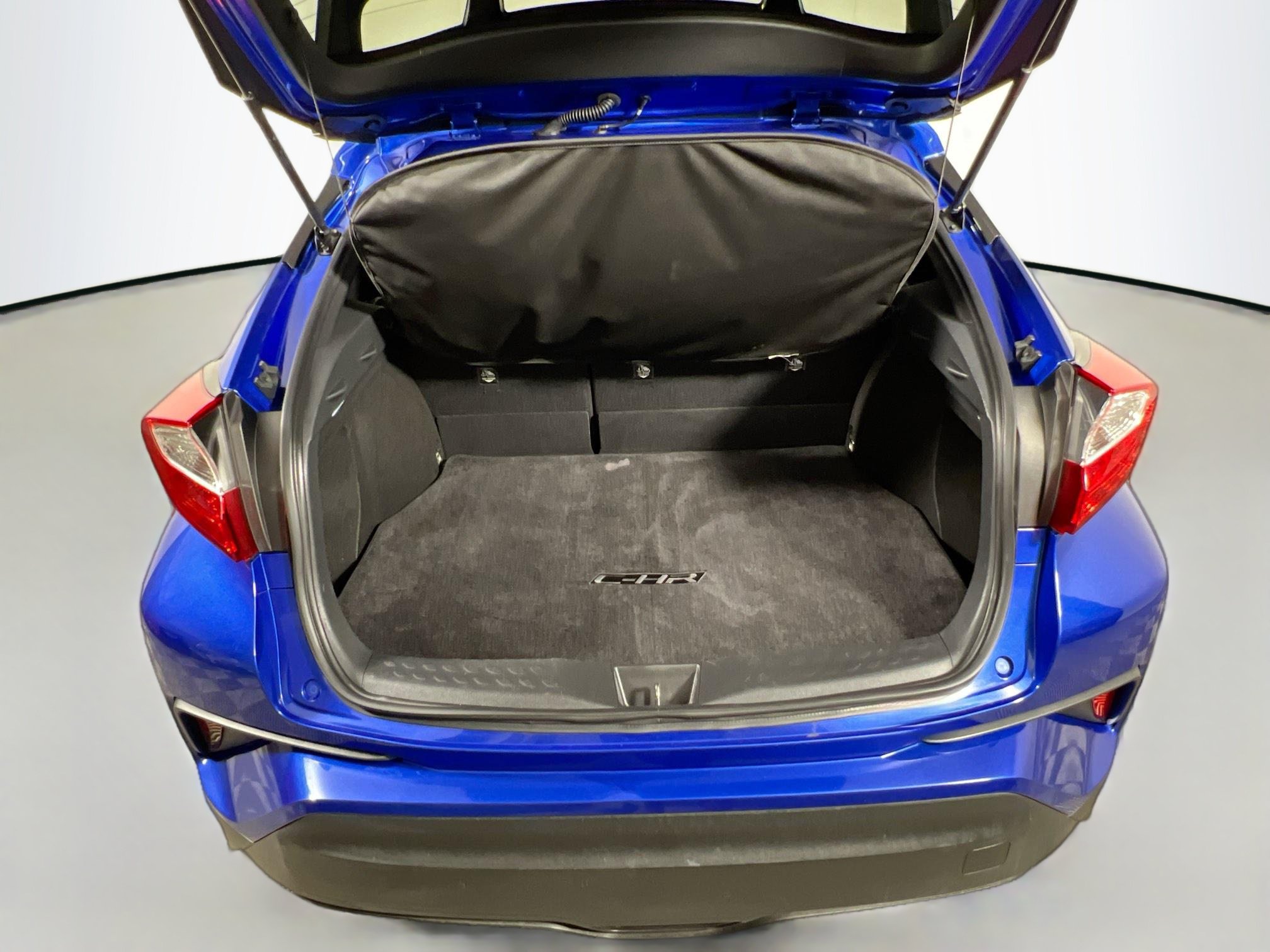 Used 2018 Toyota C-HR XLE FWD image 32