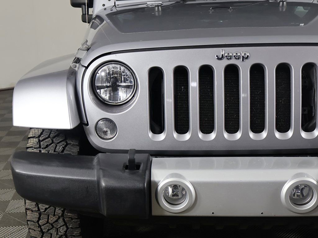 Used 2014 Jeep Wrangler Unlimited Sahara w/ Connectivity Group image 10