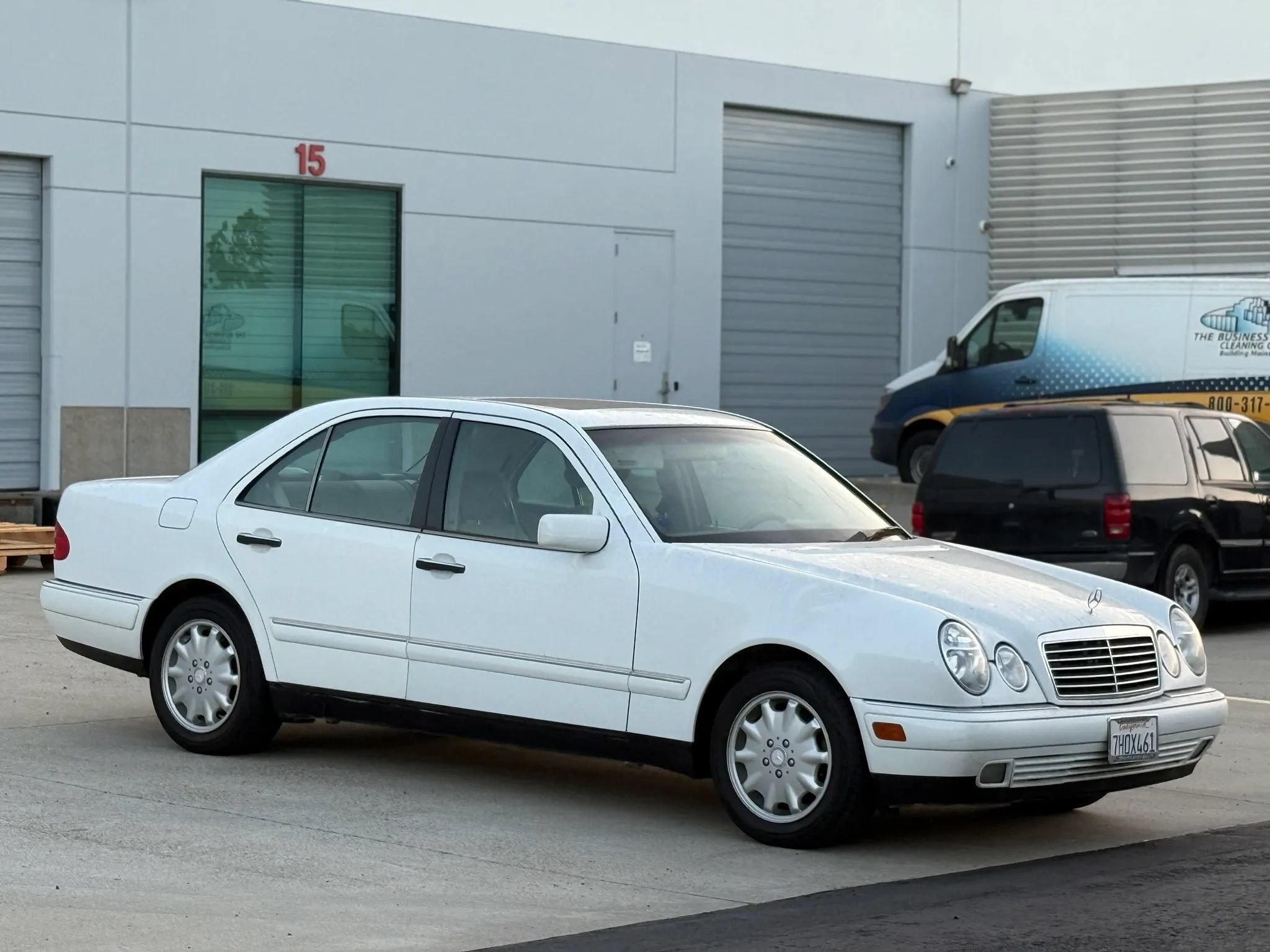 Used 1999 Mercedes-Benz E 320 Sedan image 6