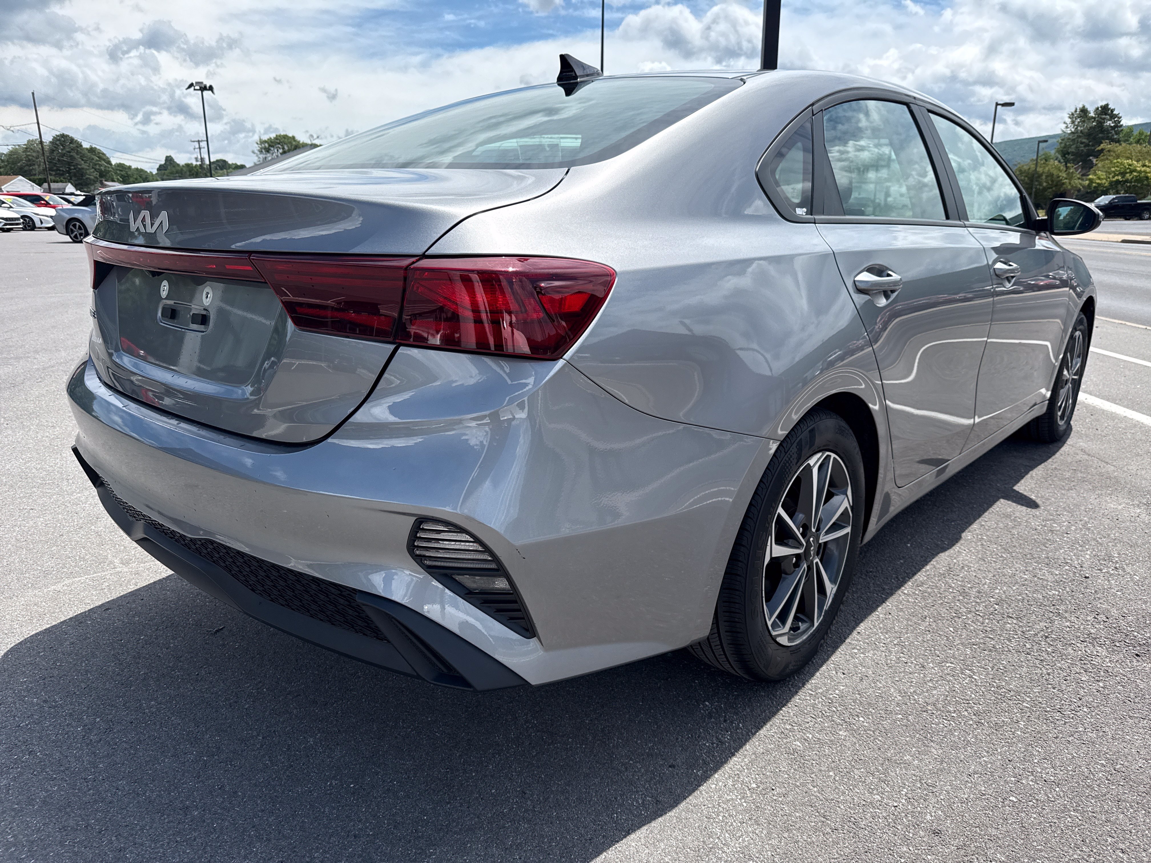 Certified 2024 Kia Forte LXS FWD image 3