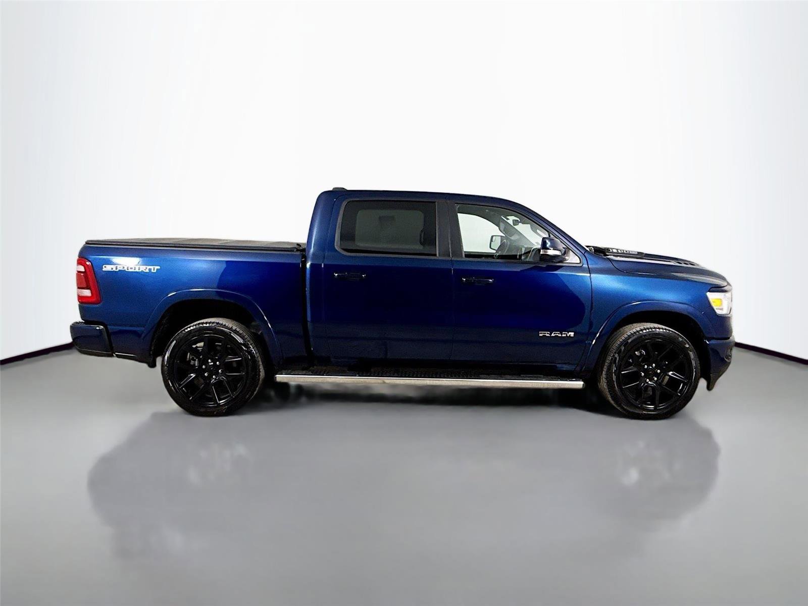 Used 2022 RAM 1500 Laramie AWD/4WD image 10