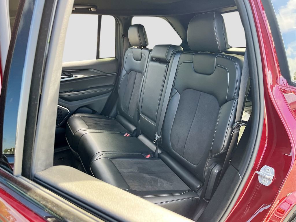 Used 2022 Jeep Grand Cherokee Altitude image 23