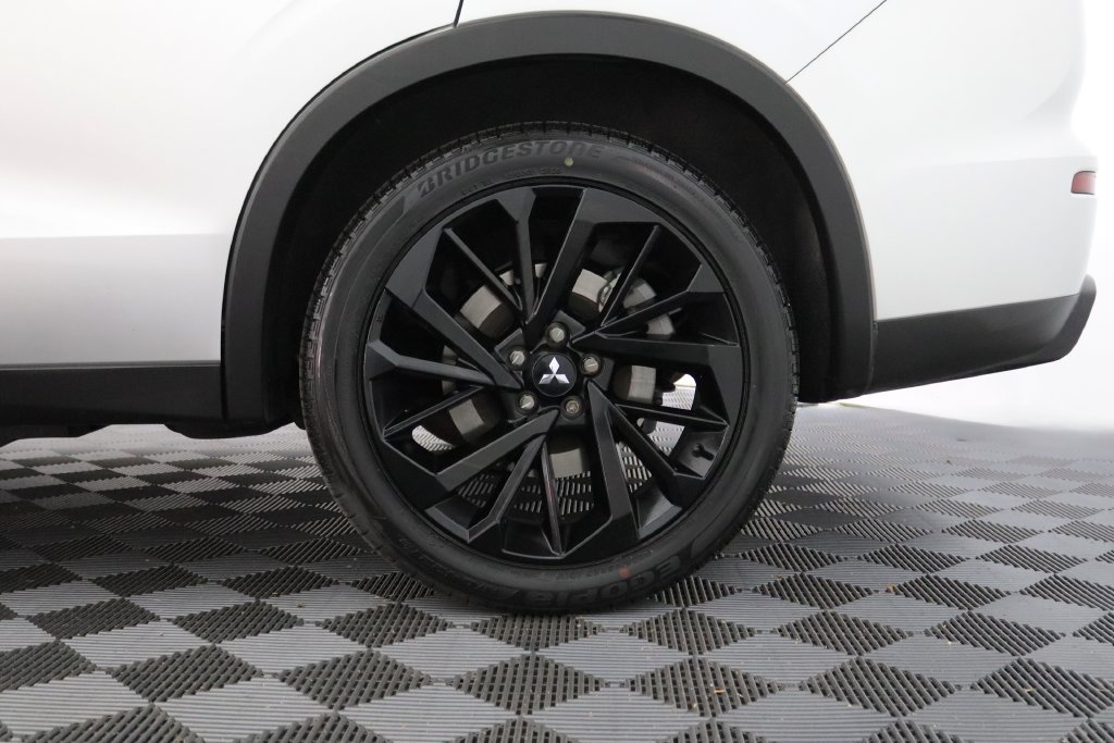 Used 2025 Mitsubishi Outlander SEL Black Edition AWD/4WD image 5