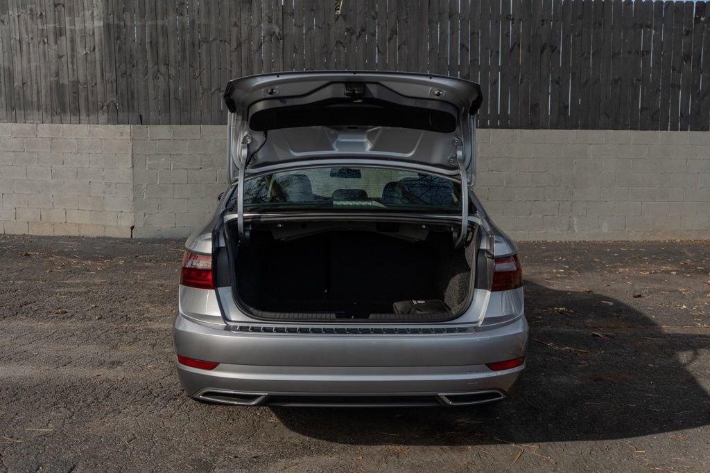 Used 2021 Volkswagen Jetta R-Line w/ R-Line Cold Weather Package image 17