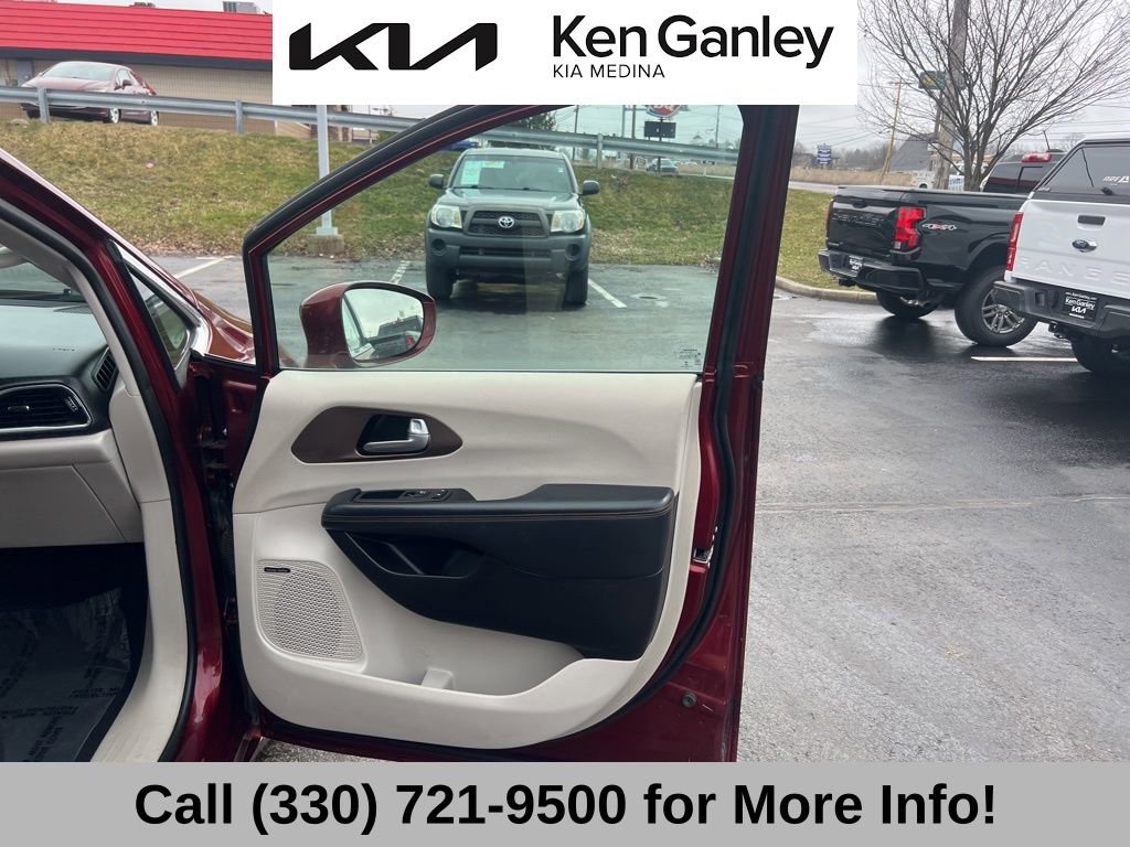 Used 2017 Chrysler Pacifica Touring-L Plus w/ Advanced Safetytec Group image 52