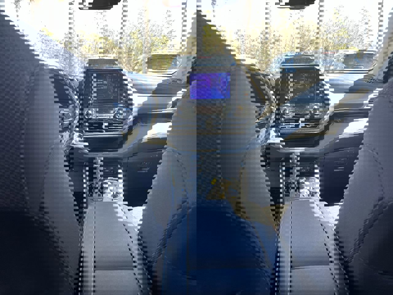 Used 2024 Toyota Highlander LE AWD/4WD image 31