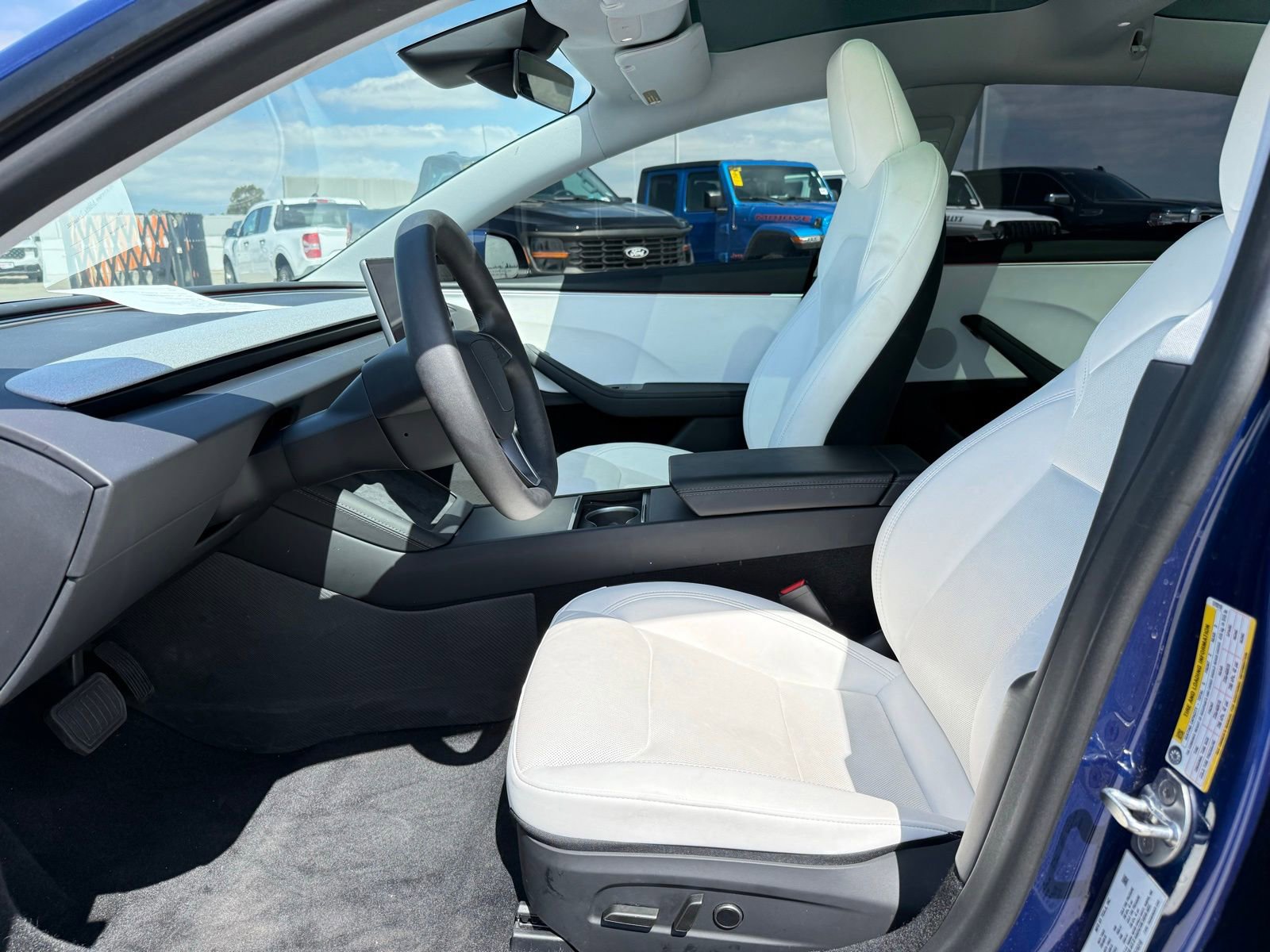 Used 2025 Tesla Model 3 RWD image 5