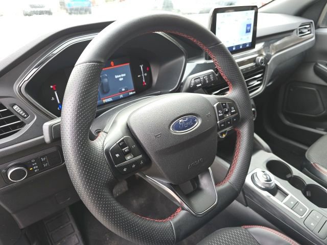 Used 2025 Ford Escape ST-Line image 15