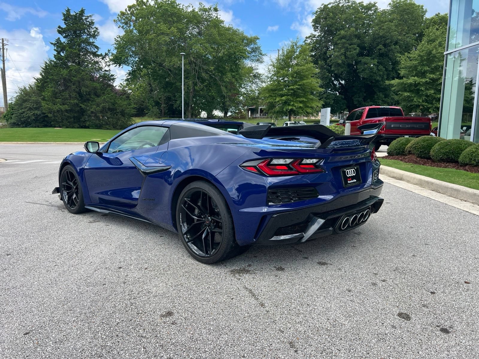 Used 2025 Chevrolet Corvette Z06 w/ Z07 Performance Package RWD image 8